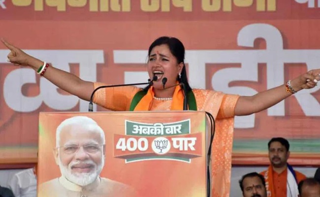 TS Police book Actress for 'vote for Pakistan' jibe against Congress